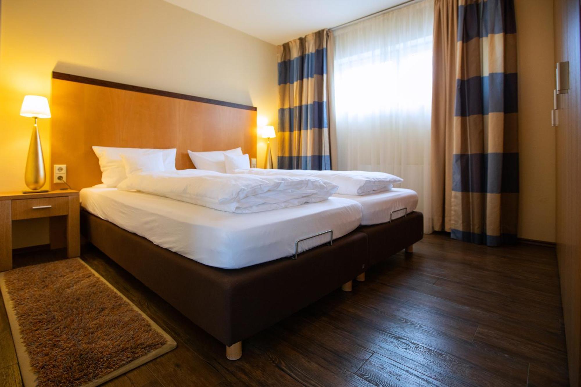 Gut Heckenhof Hotel & Golfresort An Der Sieg Gmbh & Co. Kg Eitorf Rom bilde
